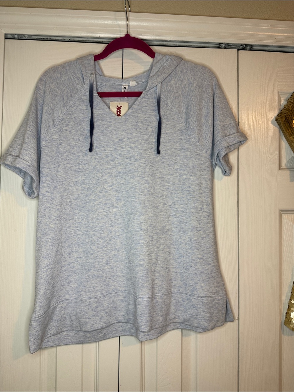 Cable & Gauge Light Heather Gray Short Sleeve Hoodie with Navy Drawstrings